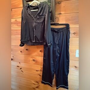 House of Harlow 1960 Black Satin Pajama Set size Medium